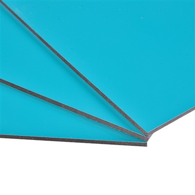 Rivestimento per pareti esterne in pannelli compositi in alluminio